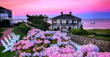 A Cape Cod hotel on the coast